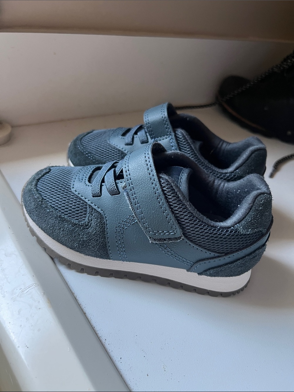 Cat & Jack Boys Dark Blue Velcro Sneakers